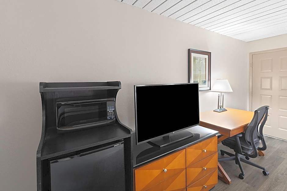 Baymont by Wyndham Knoxville I-75