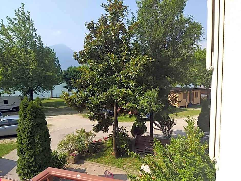 Camping Hotel Au Lac De Como