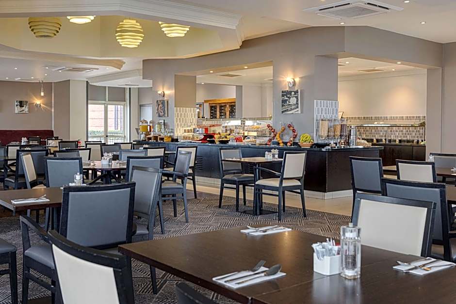 DoubleTree by Hilton Dartford Bridge