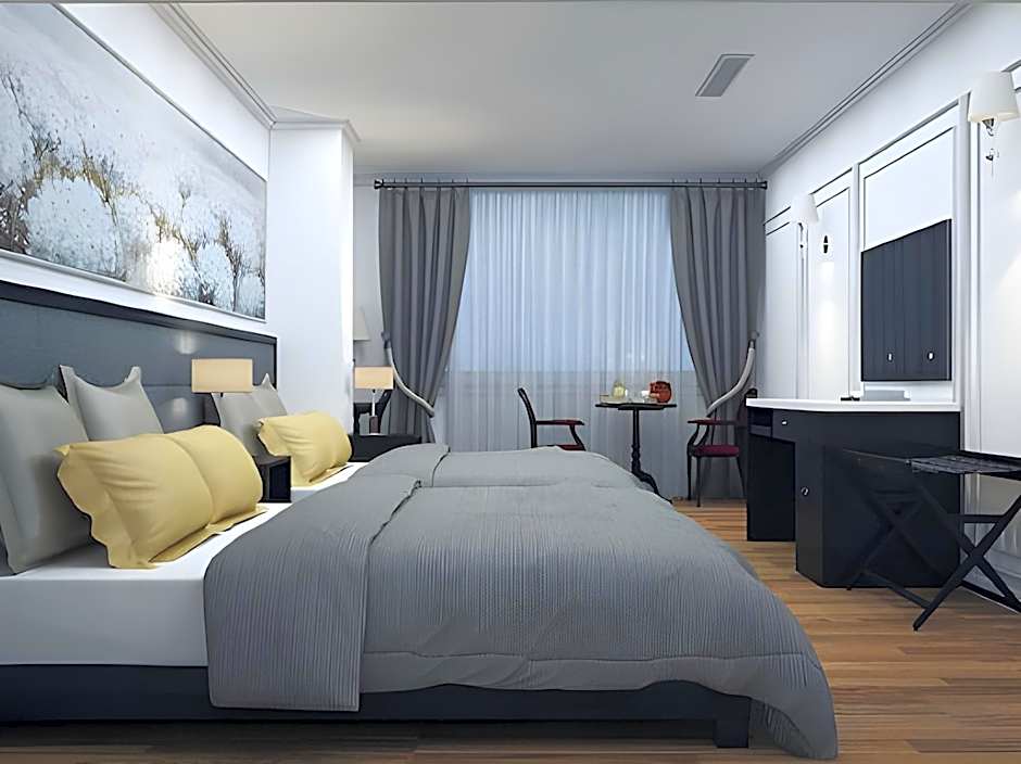 Kin Hotel Ly Tu Trong