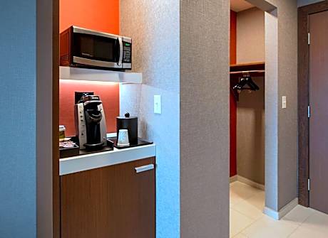 King Room with Sofa Bed - Hearing Accessible