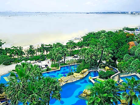 Two-Bedroom Oceanfront Royal Suite