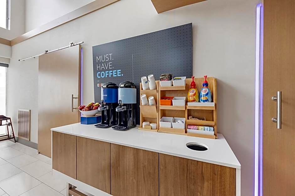 Holiday Inn Express White House By IHG