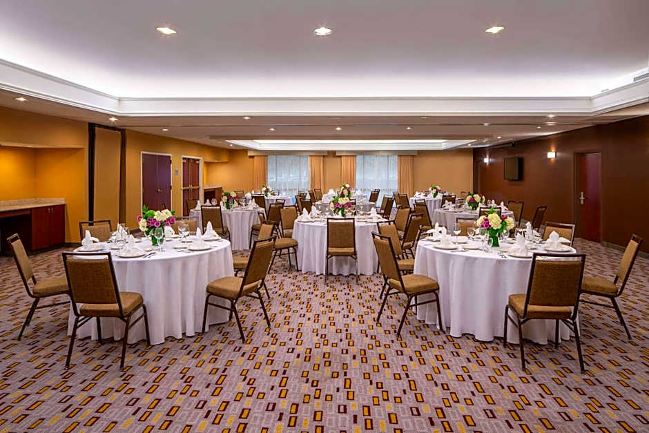 Courtyard by Marriott Covington / Mandeville