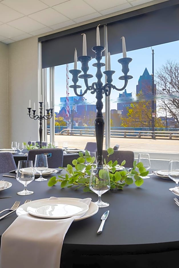 aloft Hotel Milwaukee Downtown