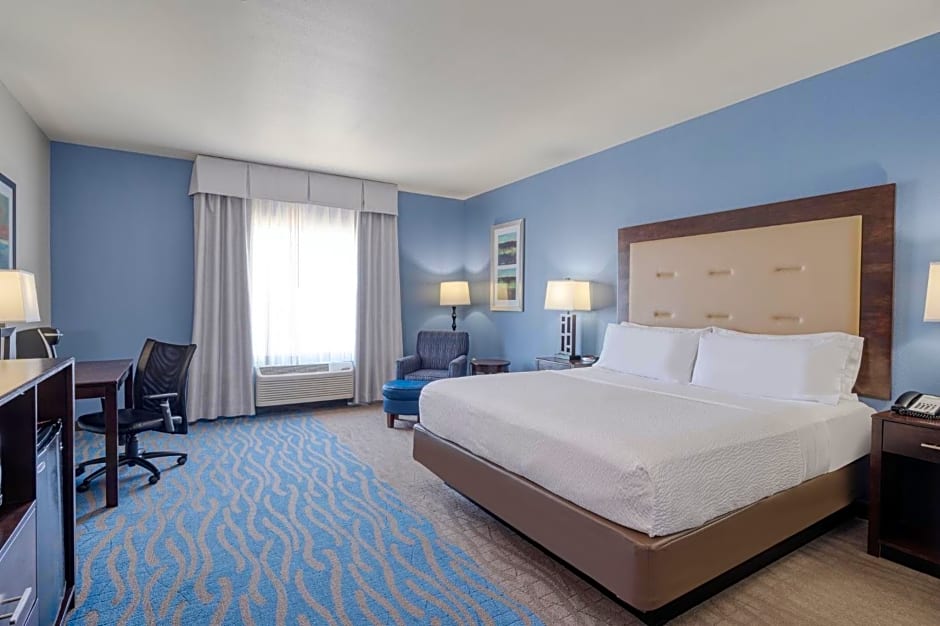 Holiday Inn Express and Suites Edwardsville