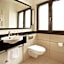 TOWNHOUSE Hotel