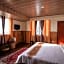 Hotel Hill Queen