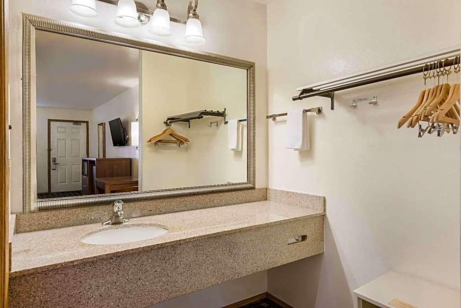 Quality Inn Near Fort Hunter Liggett