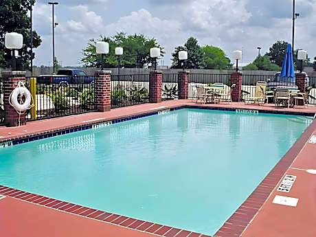 Holiday Inn Express & Suites Greenville By IHG