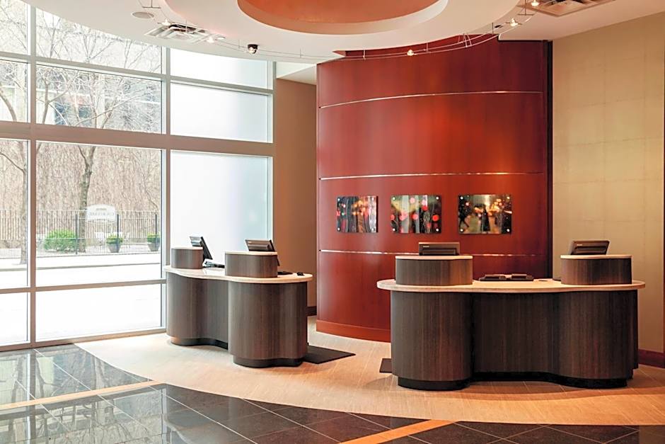 Courtyard by Marriott Chicago Downtown/Magnificent Mile