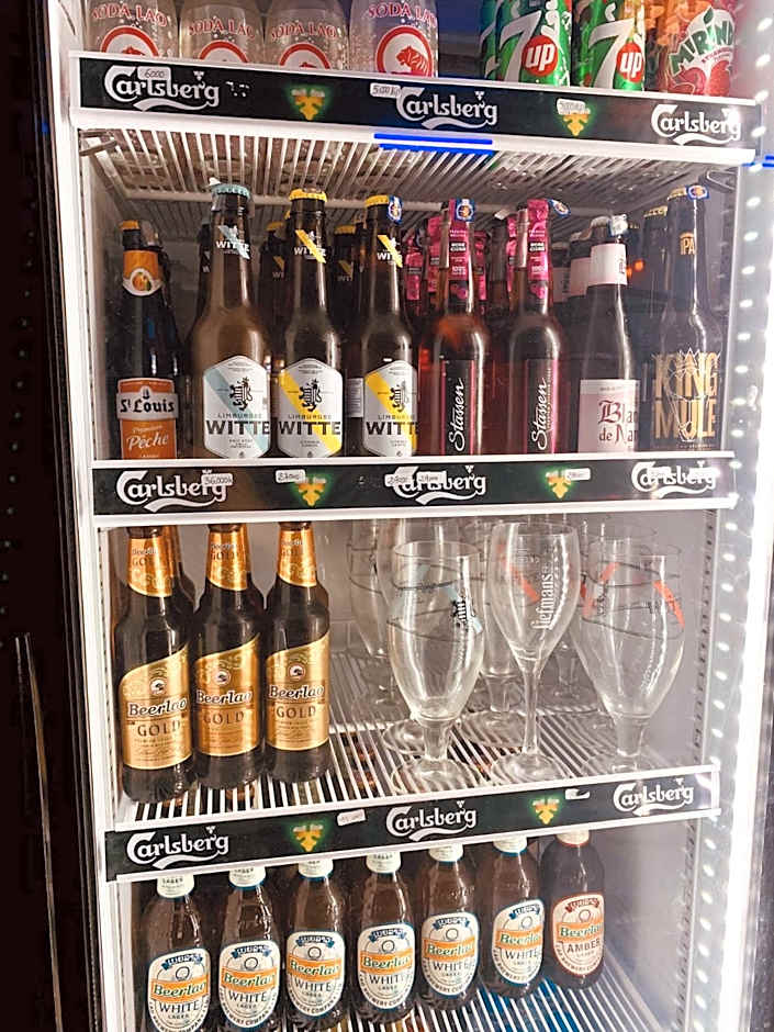 You Empire Hostel & Bar