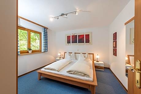 One-Bedroom Apartment with Balcony or Terrace