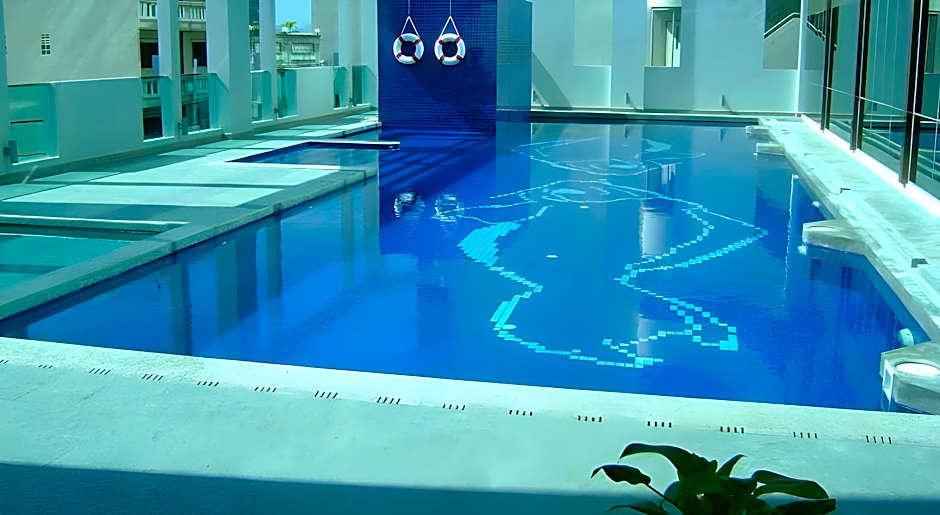 New Season Square Hotel