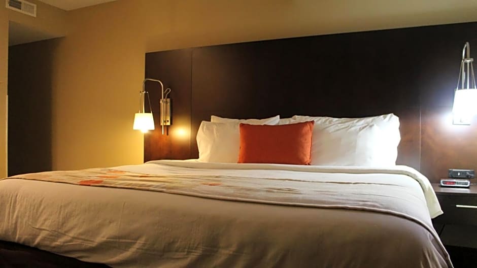 Hawthorn Suites Wichita East