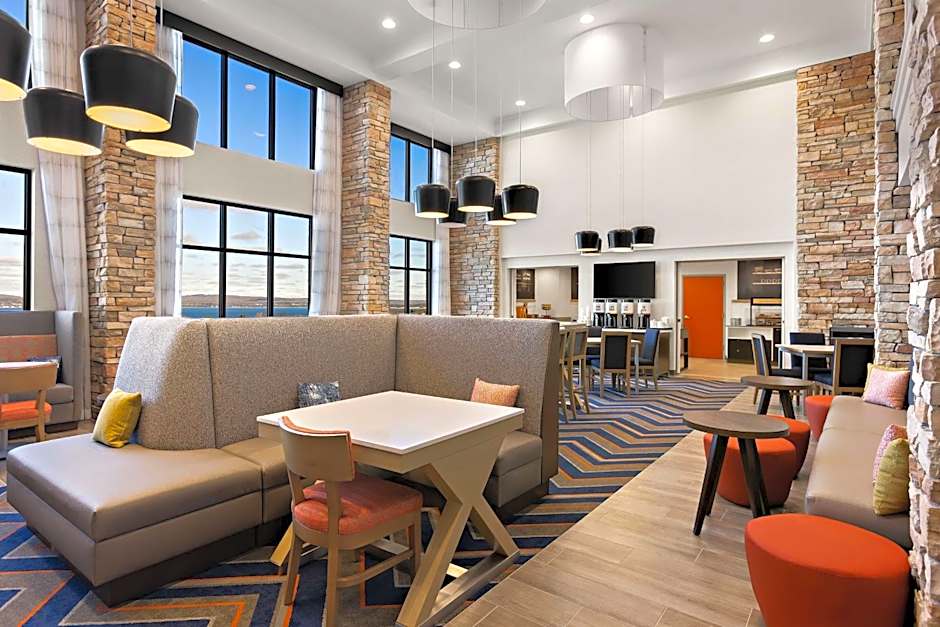 Hampton Inn & Suites Petoskey