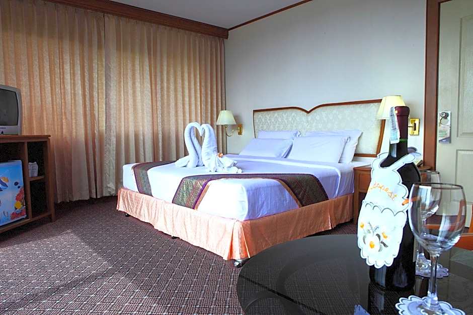 Wattana Park Hotel