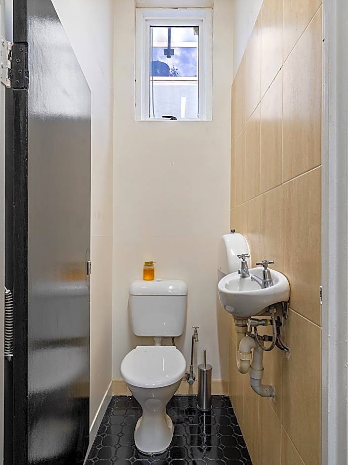 AZZURRO POD HOTEL - Central Sydney