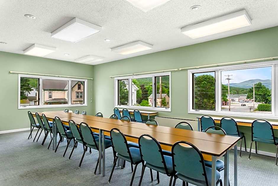 Quality Inn & Suites Gorham Riverside