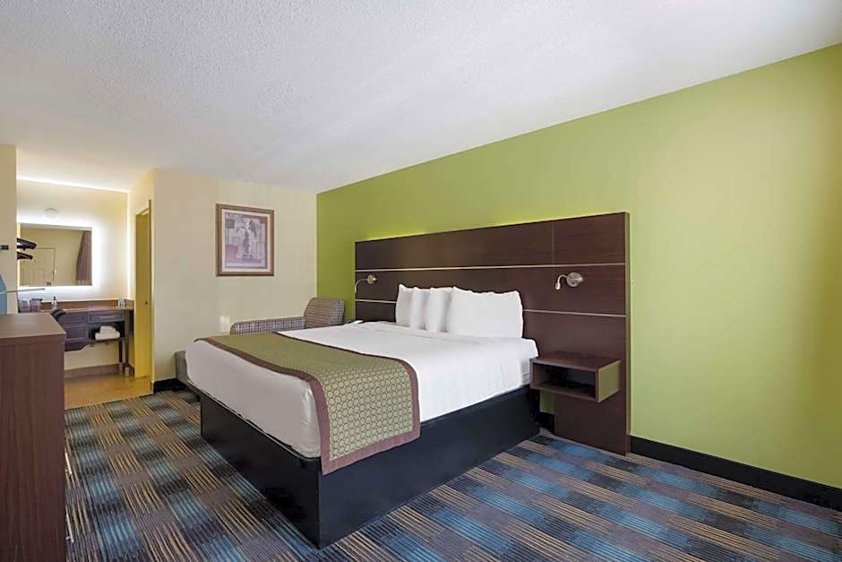Photo 1 of 3 of 1 King Bed