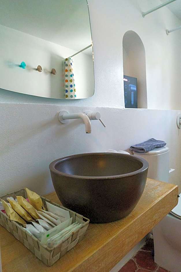 LIVIN Hydra Garden Suite