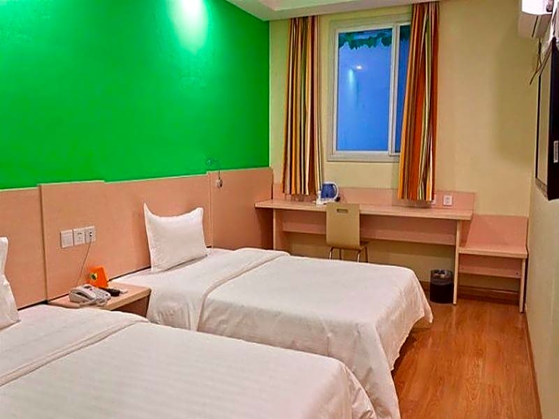 7Days Inn Ningbo Tianyi Square Zhongshan Mansion