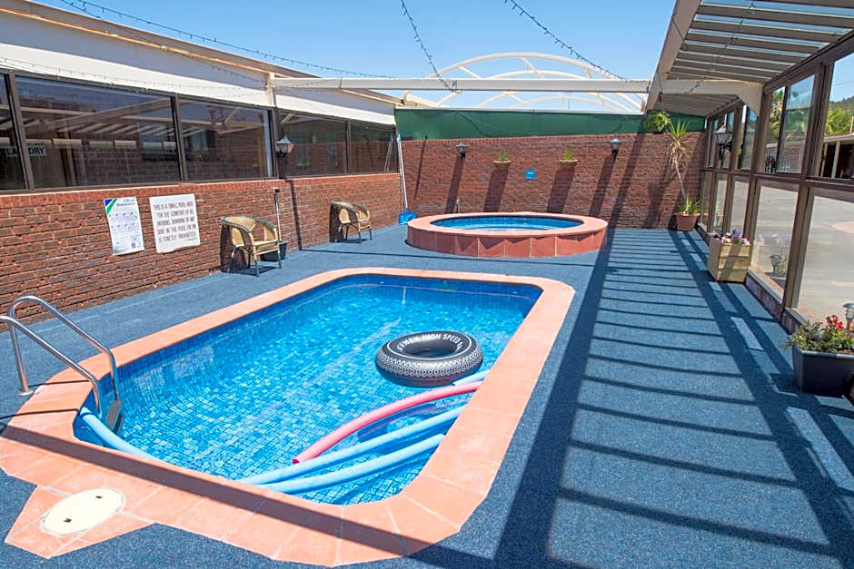 Elm Court Motel