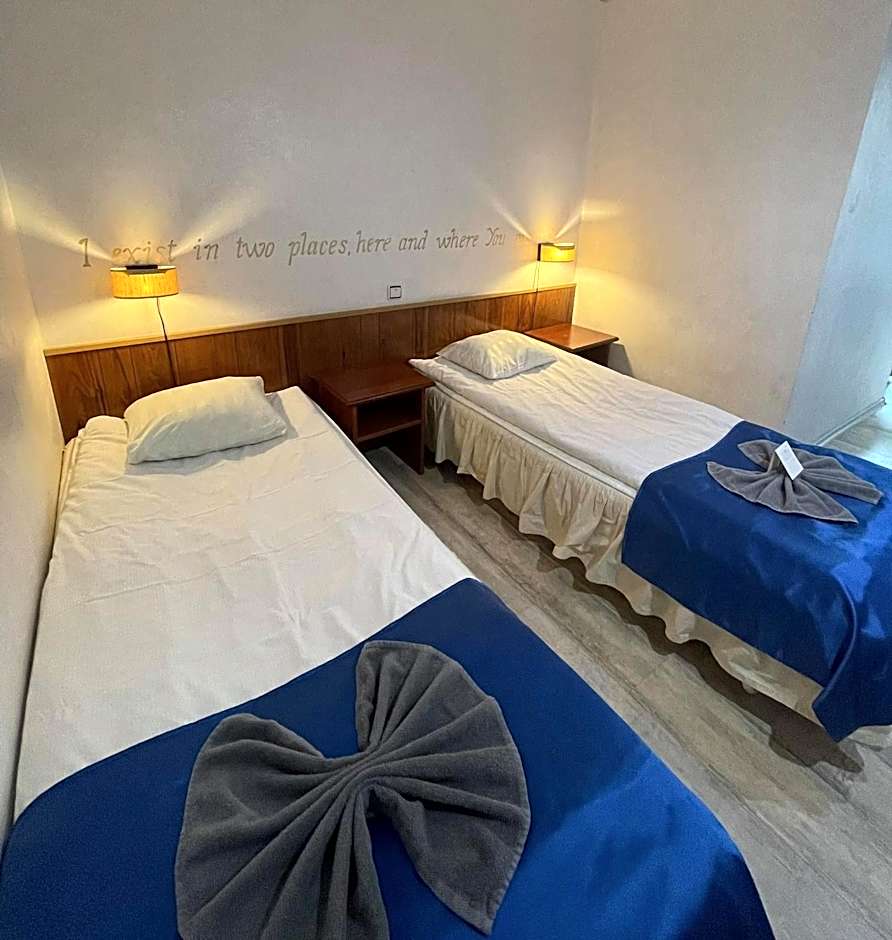 NB hotel with free parking