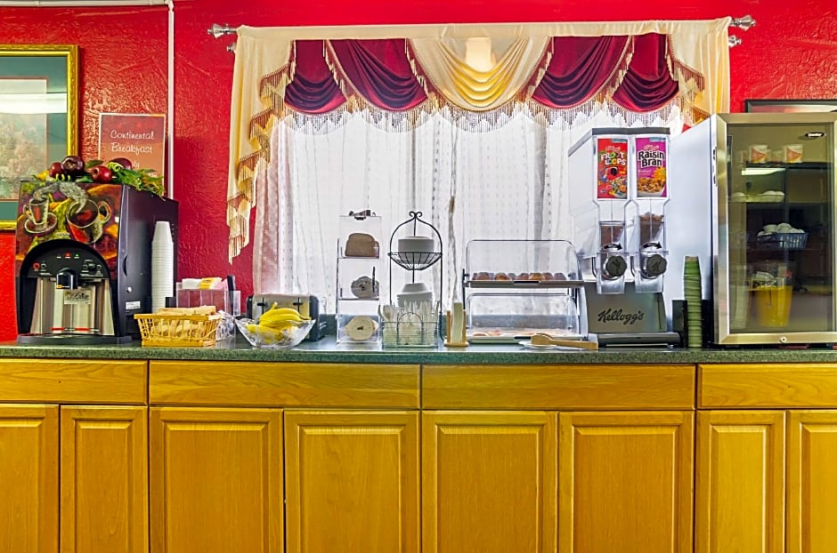 Econo Lodge Lansing - Leavenworth