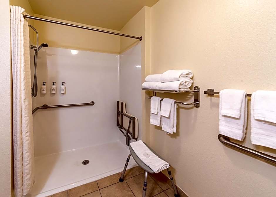 Cobblestone Inn and Suites - Eaton