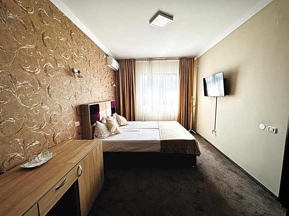 Foto 1 dari 35 — Double Room