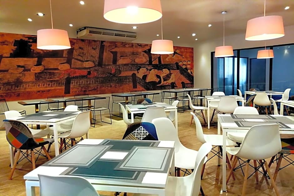 7 Days Premium Hotel Bangna