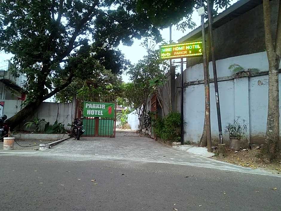 Mine Home Hotel Cihampelas