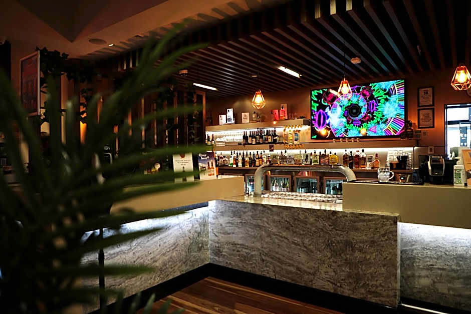 Park Avenue Hotel Motel