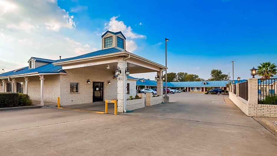 Best Western Regency Inn & Suites