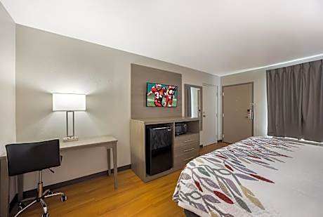 Deluxe King Room Disability Access Smoke Free