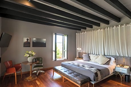Rooftop Suite - Town view