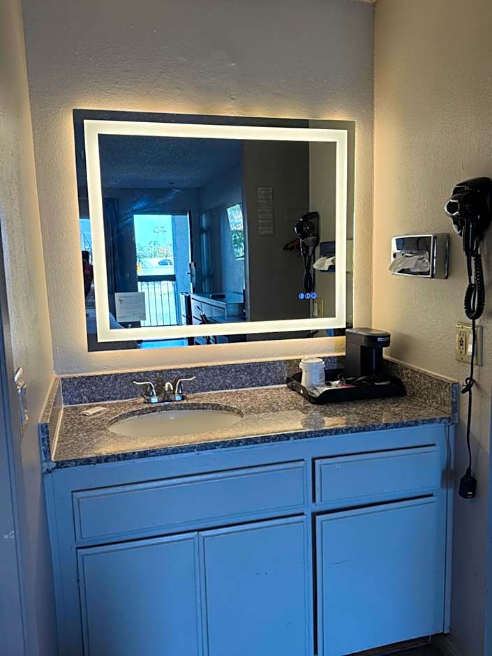 Days Inn by Wyndham Ontario Airport