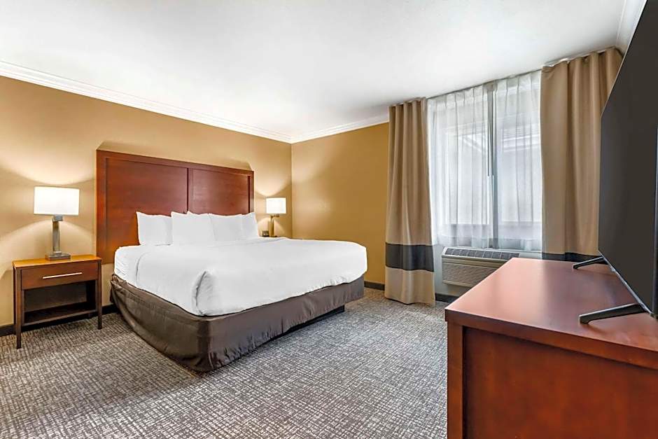 Comfort Inn & Suites Redwood Country
