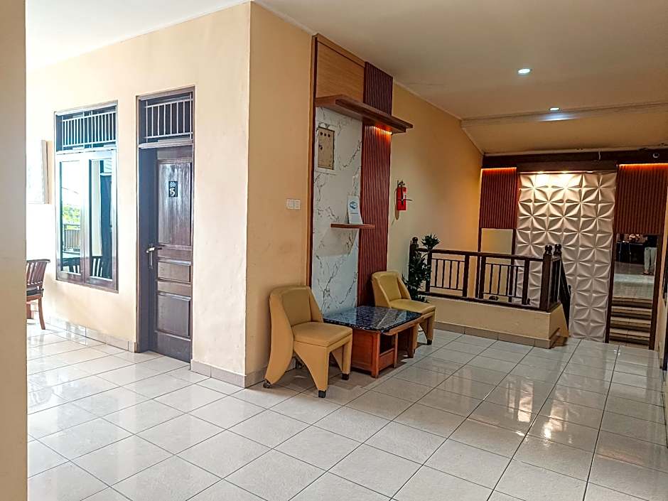 Miraa Guest House & Resto