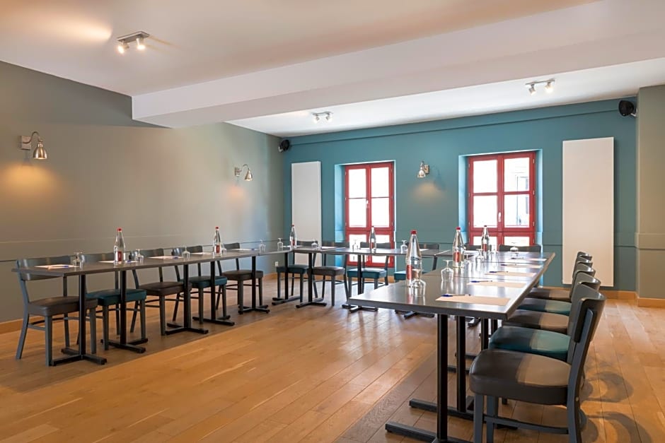 Hotel Aux Vieux Remparts, The Originals Relais (Relais du Silence)