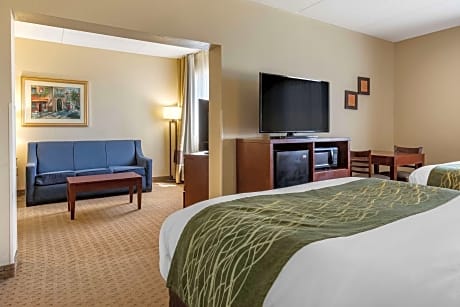 2 Queen Beds, Suite, Nonsmoking