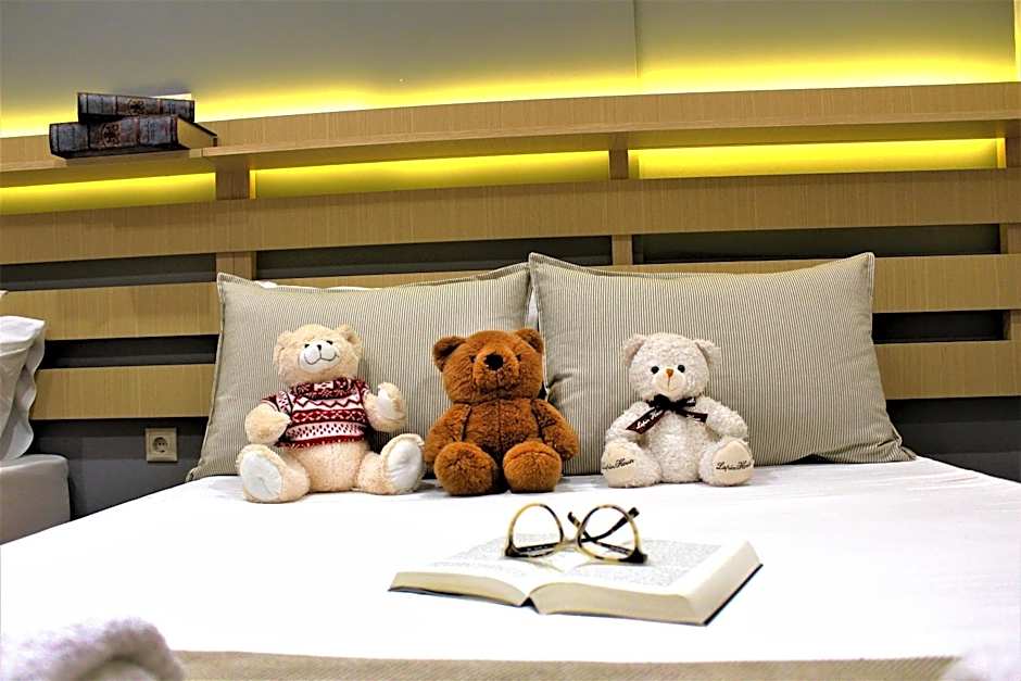 Ammos Beach Seaside Luxury Suites Hotel