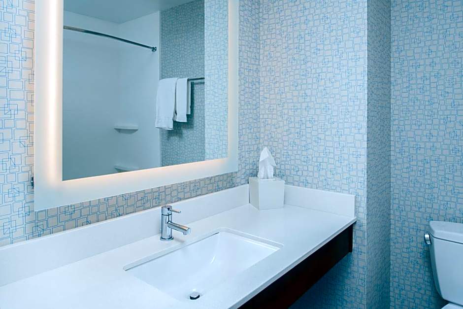 Holiday Inn Express Hotel & Suites Bismarck By IHG