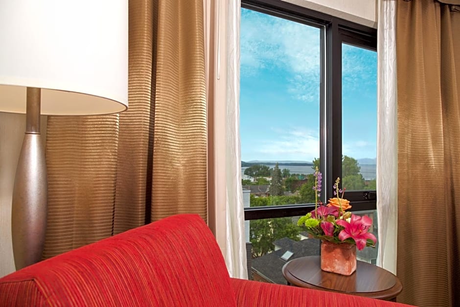 Hilton Garden Inn Burlington Downtown