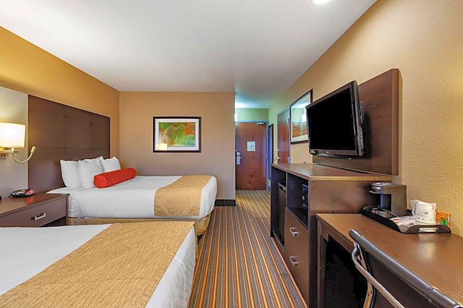 Best Western Plus Woodstock Inn & Suites