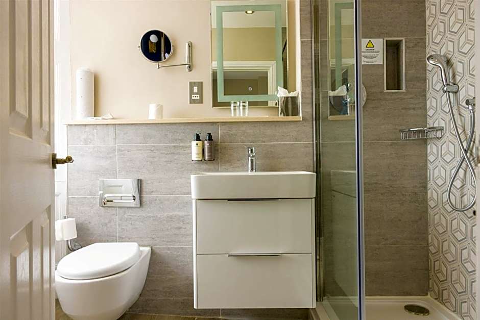 Dover Marina Hotel & Spa, Tapestry Collection by Hilton