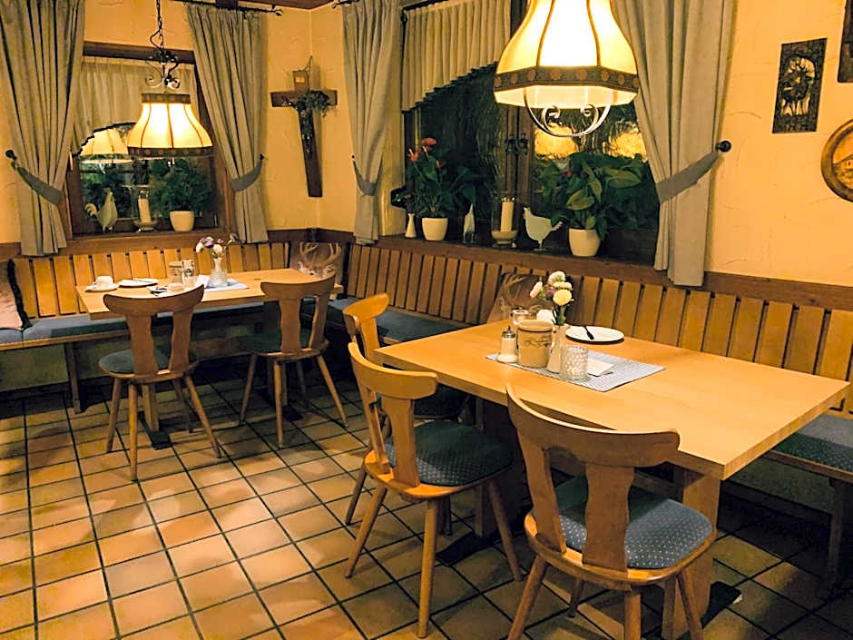 Hotel - Restaurant Hirschen - Werneths Landgasthof beim Europa- Park Rust