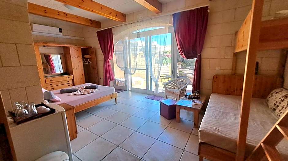 Gozo Inn Love
