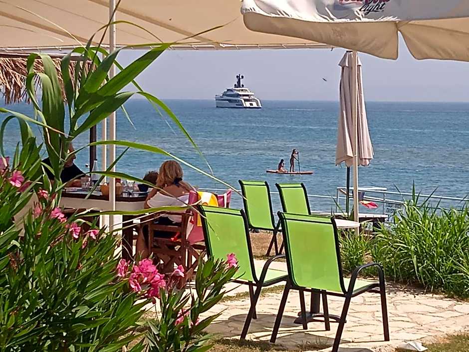 Kefalonia Beach Hotel & Bungalows